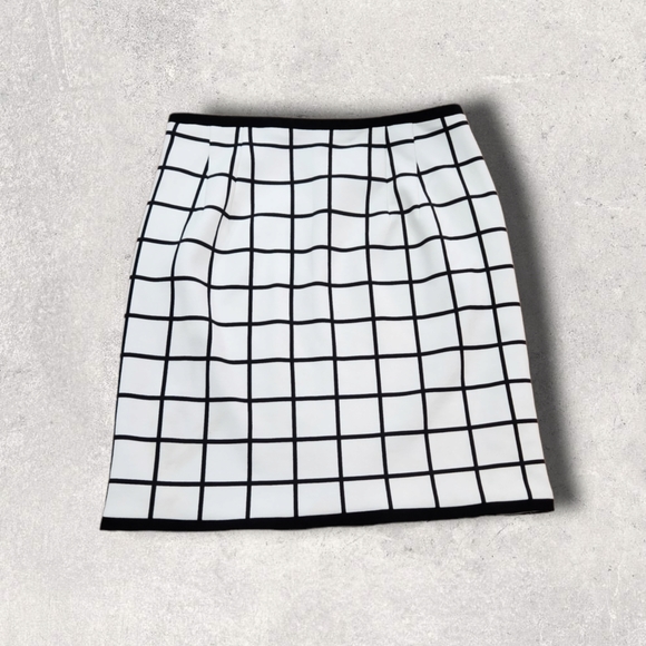 White house black market size 2 skirt - Picture 2 of 3